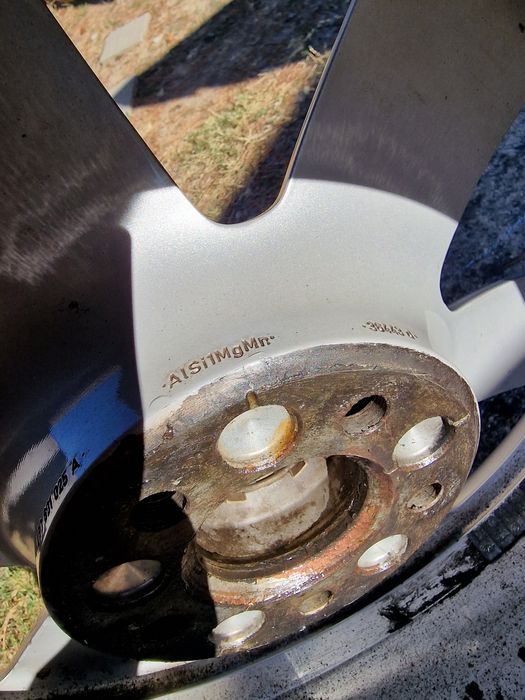 Оригинални джанти AUDI със зимни гуми 225 55 17