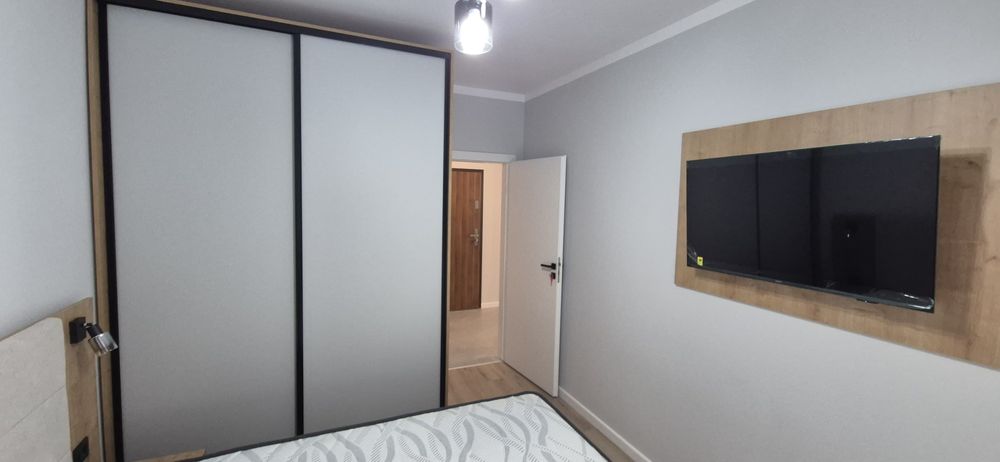 Închiriez apartament 2 camere Grand Hill Oradea cu loc de parcare