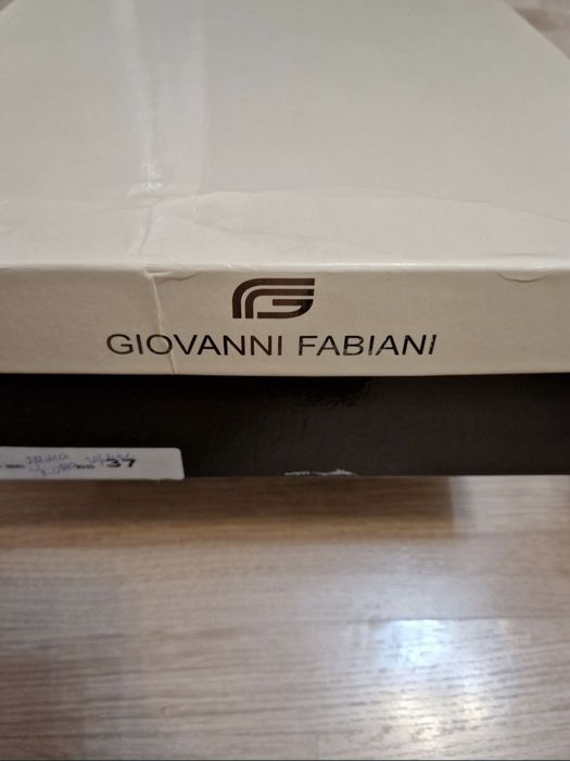 Продам зимние сапоги Fabiani