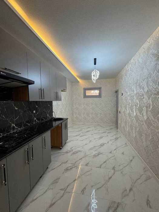 2 хонали, Квартира 9 қаватли бинонинг 5чи қаватида жойлашган булиб