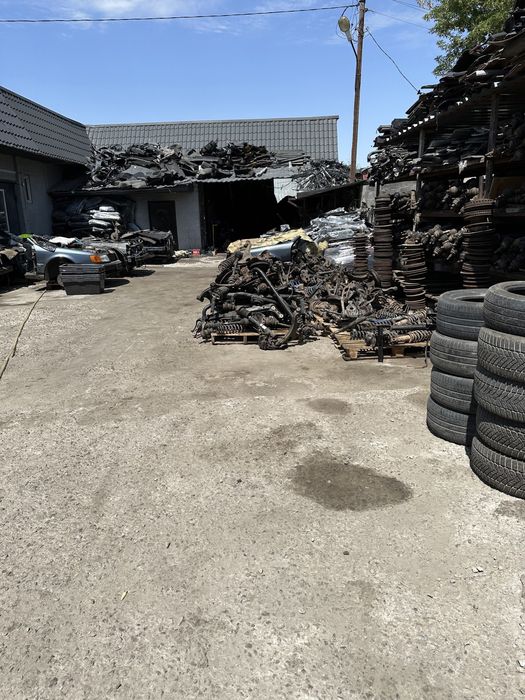 Продам Ауди 100 2,3 с3 кузов на запчасти