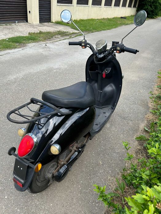 Scuter electric Unu pentru 2 persoane, 50 km/h, automat