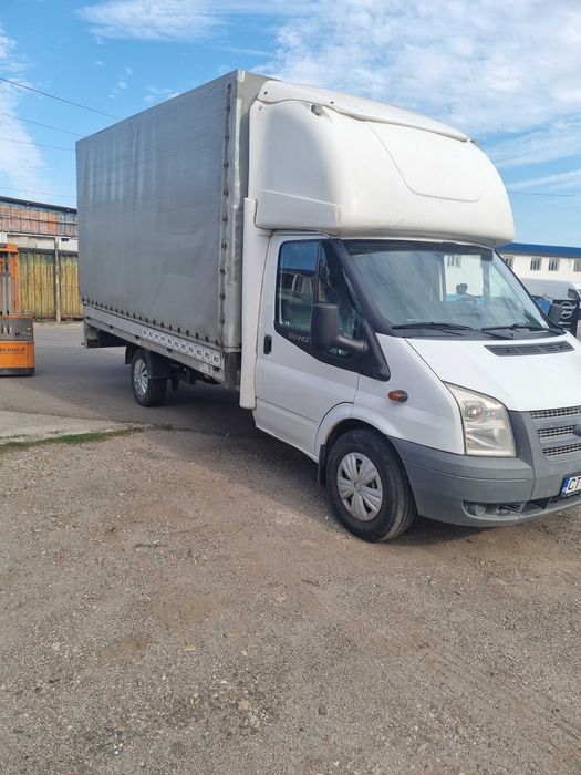 Autoutilitara Ford transit prelata