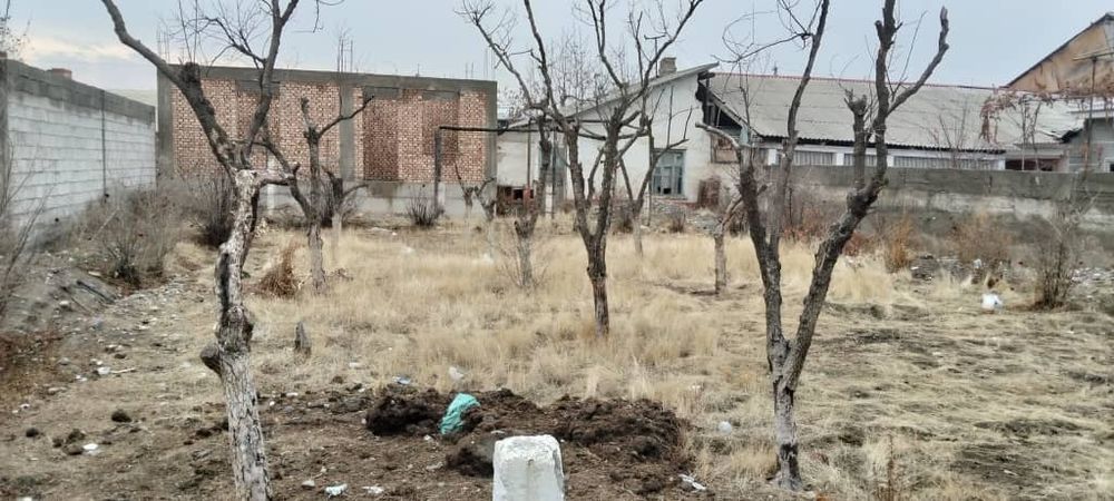 Қурилиши тугалланмаган ҳовли уй сотилади. Нархини келишамиз