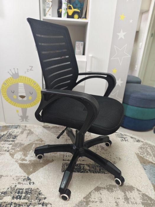 Компьютерное кресло.