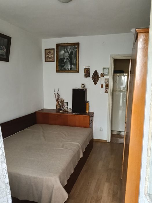 Vând apartament cu 3 camere ,Drumul Timonierului  ,1980,etaj 3