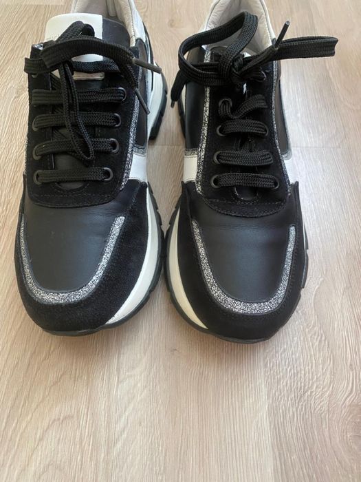 Продам кроссовки