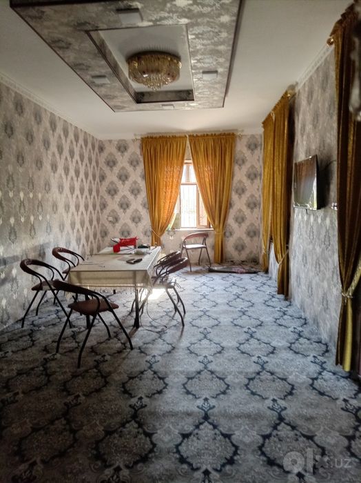 6 so'tiqli hovli