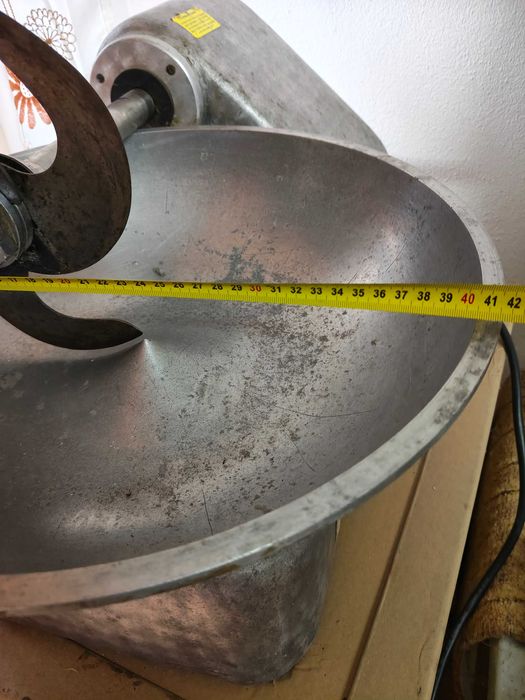 Se vinde Cutter carne