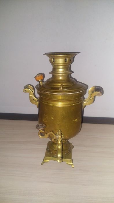 Руски самовар на въглища