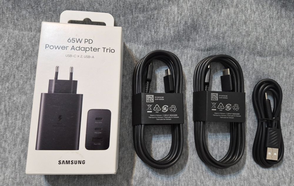 Incarcator original 65W Samsung S26 Ultra. Trei cabluri tip C.