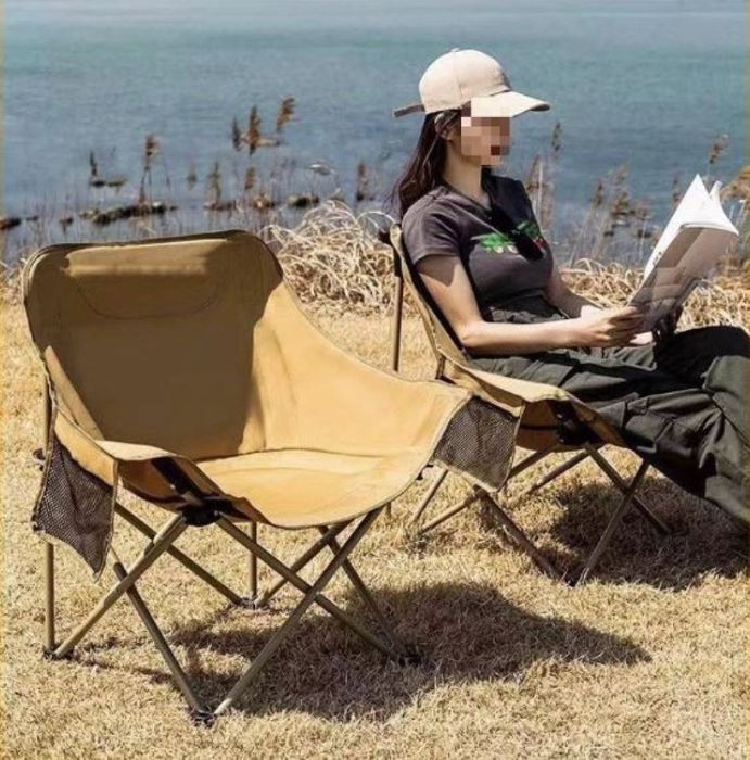 Комплект сгъваеми градински столове и маса