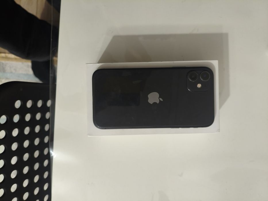 Продам iPhone 11