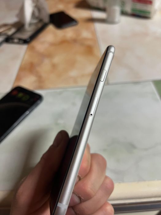 Iphone XR + iphone SE2 la pachet.