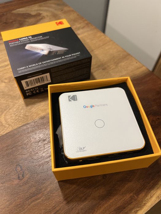 Proiector Kodak Luma 75