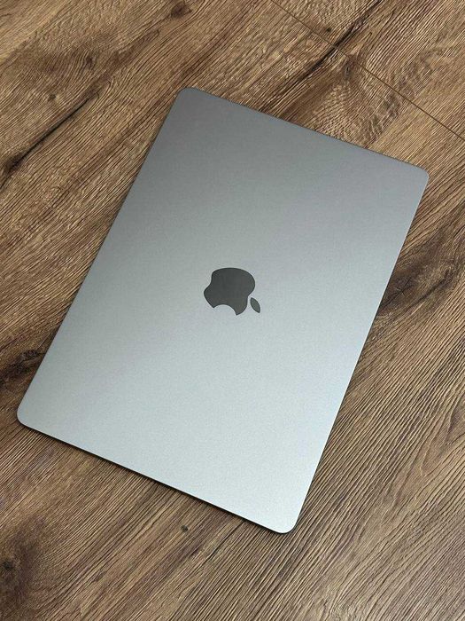 Apple MacBook Air M2 2022 8GB RAM / 512GB SSD