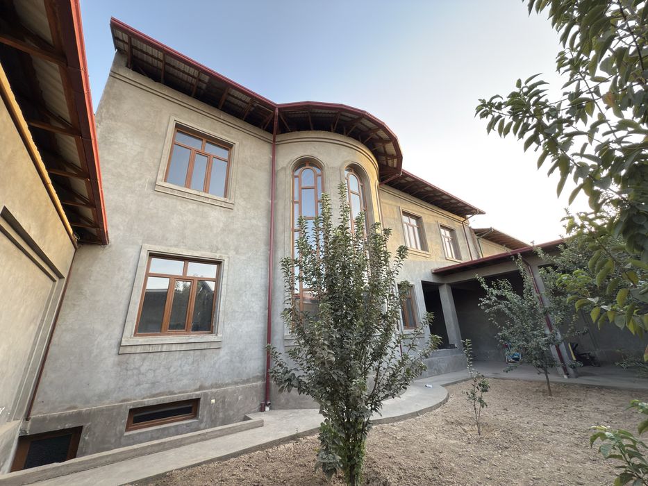 Yunus-obod tumani Xasanboyda 3 etajli uy sotiladi