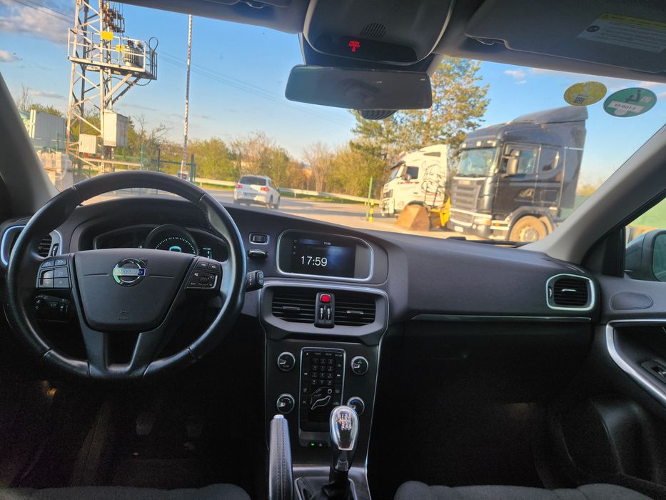 Volvo v40 2014 перфектно!!!