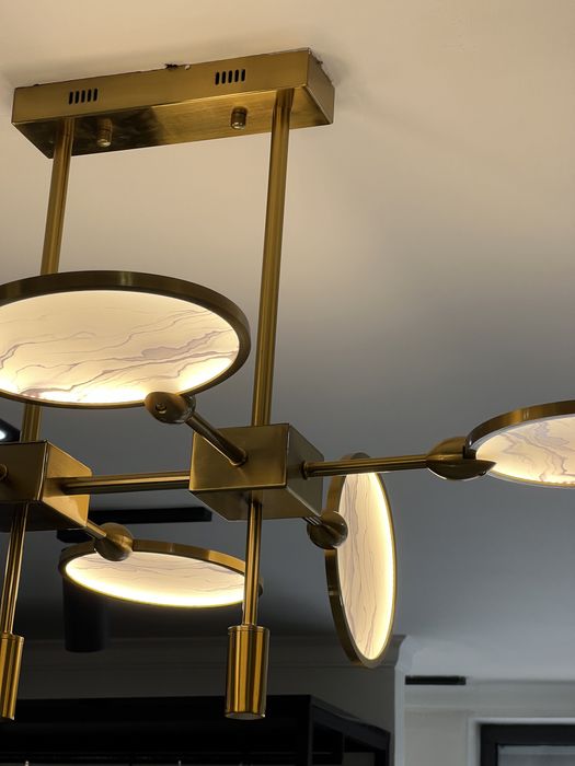 Продается люстра