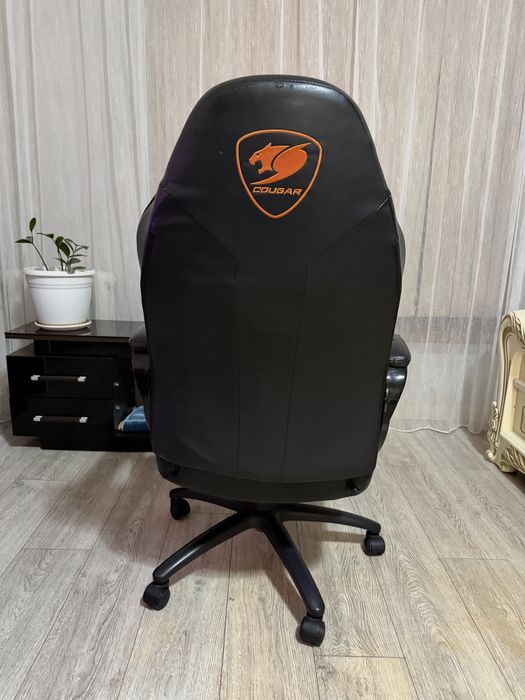Продаю игровое кресло Cougar