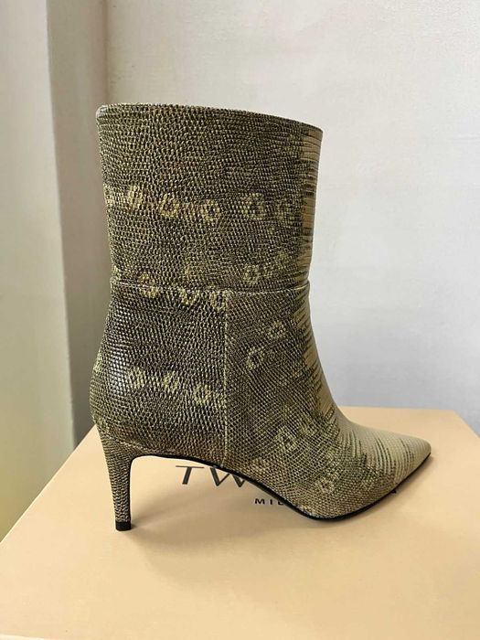 Продавам дамски кожени ботуши TWINSET, размер 40.