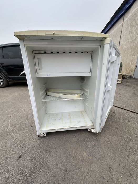 Холодильник сатылады