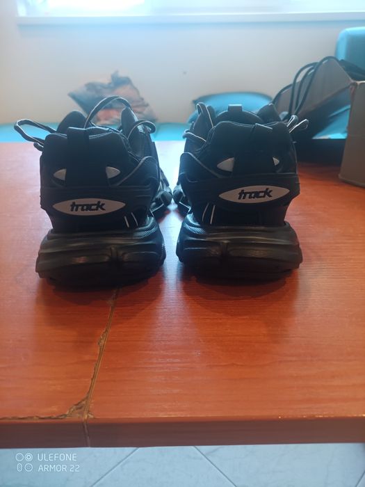 Balenciaga track