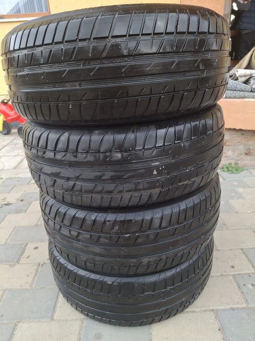 Vând anvelope 205 55 16