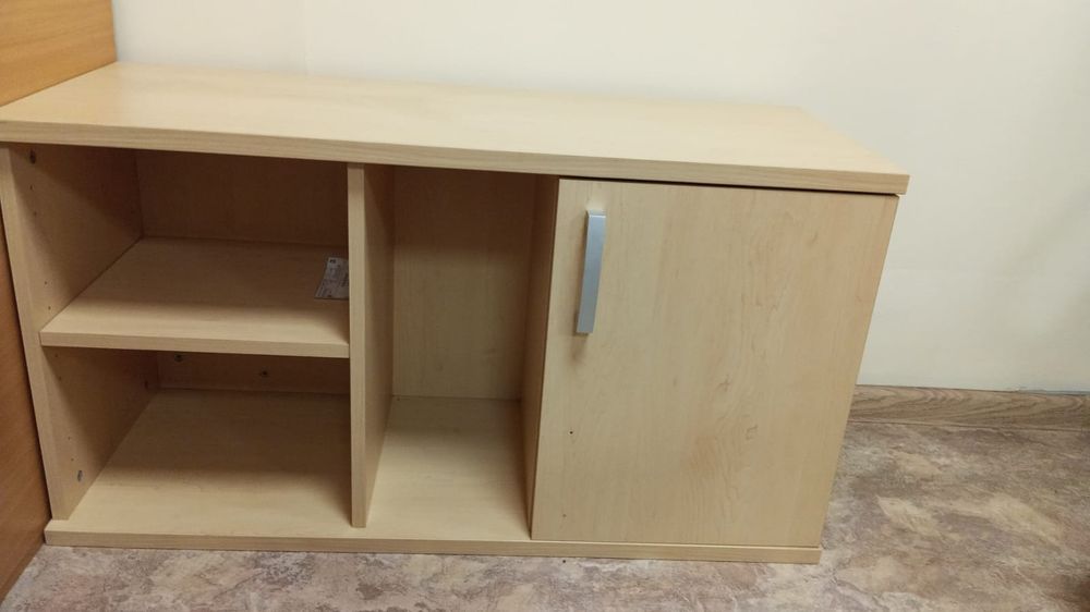 Шкафчик под ТВ с ножками