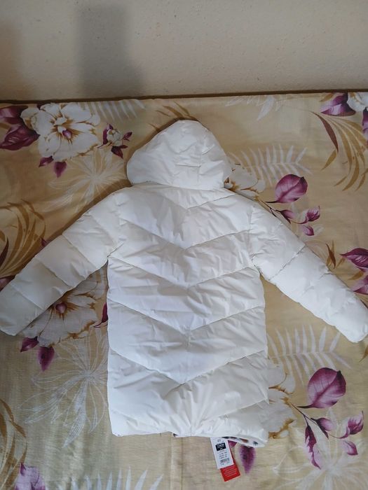 Geaca noua toamnă - iarna pentru fete mărimea 134 cm vârsta 9 - 11 ani