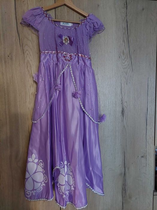 Inchiriez costume pentru carnaval