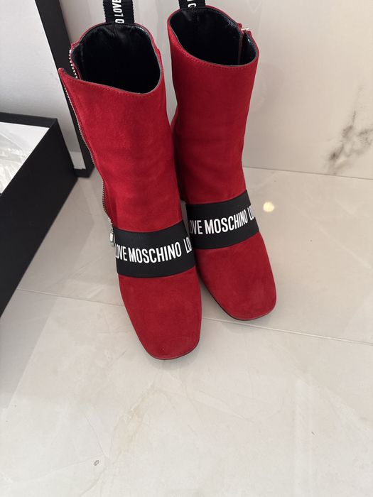 Love Moschino боти+ чанта Valentino подарък