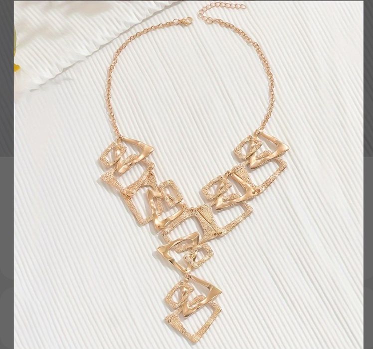 Продам прекрасное   колье под все!