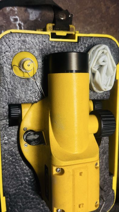 Нивелир в отличном состояние