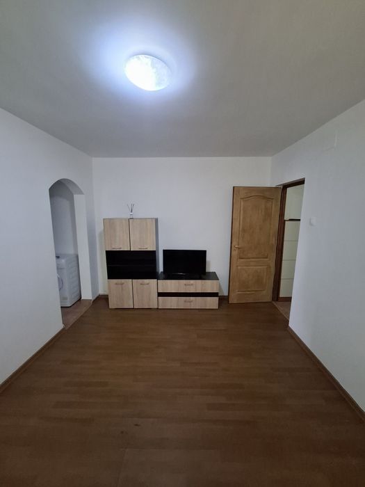 Închiriez apartament 2 camere