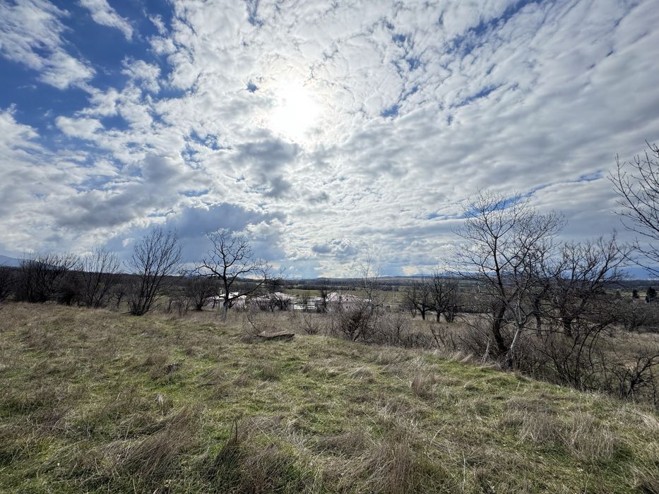 Продава парцел в с. Енина, общ. Казанлък