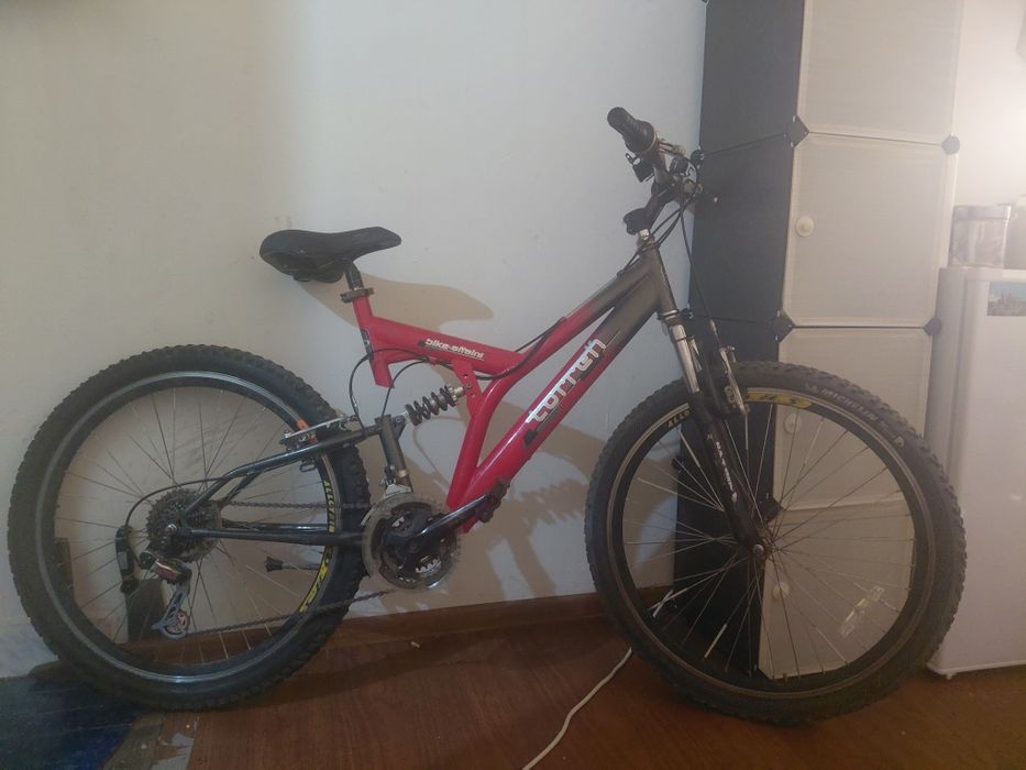 Bicicleta MTB full suspension