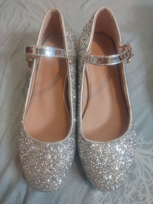 Туфли 36.35 красивый смотреть.