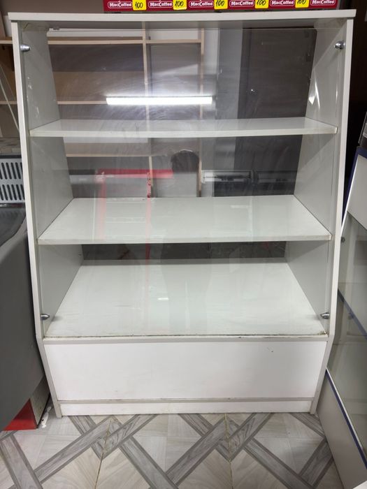 Продаются витринные полки