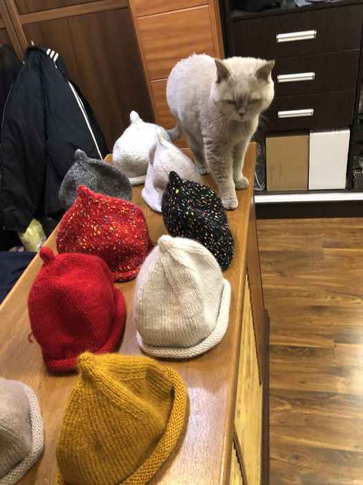 Продам вязаные шапочки