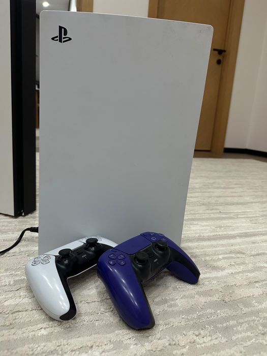 PS5 сатылады, 2 джойстик, ойындарымен