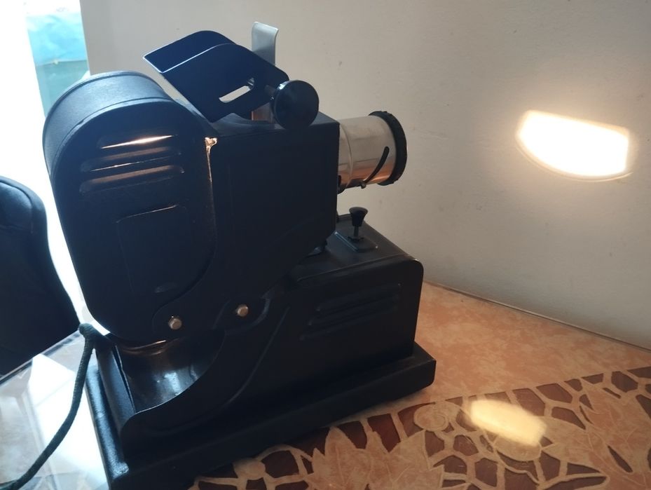 Руски прожекционен апарат