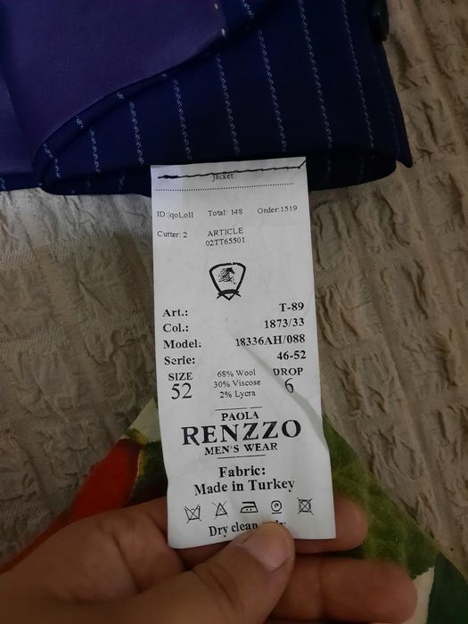 Классический костюм с галстуком