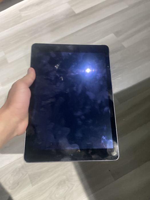 Ipad air2 sotiladi