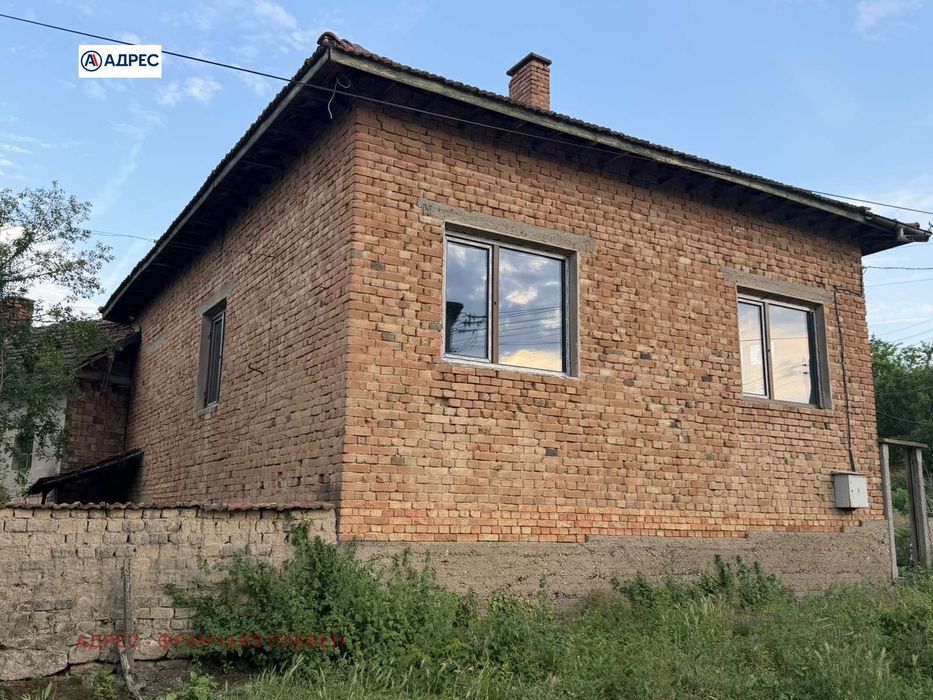 Къща в Плевен, област-с.Брест площ 126 цена 40000