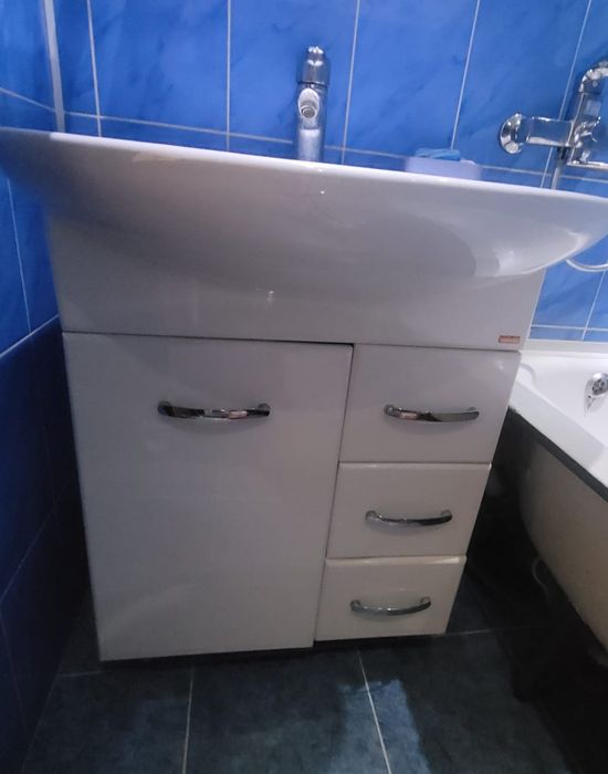 Продам шкаф для ванной