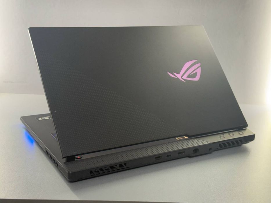 ASUS ROG Strix G713QM — Premium gaming Laptop