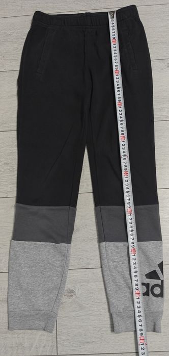 Pantaloni de trening copii. Adidas 11-12 ani