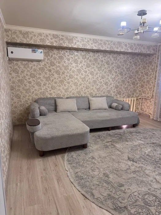 Квартира на Шота Руставели -кафе Бон 2*3/7/9 общ пл 60м с обстановкой