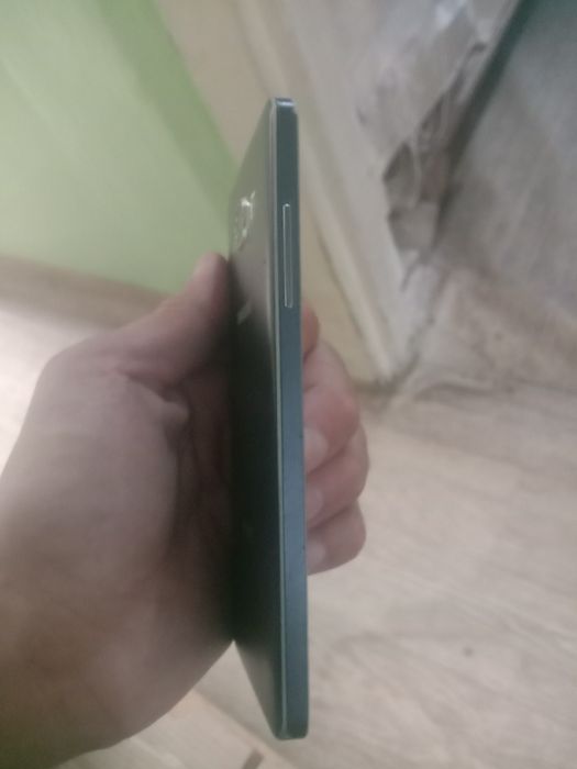 Срочно продам телефон